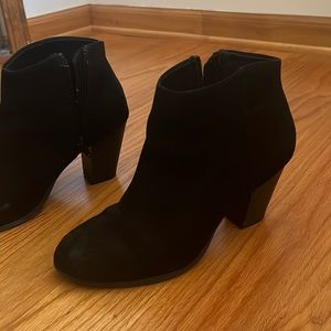 Black boot heels